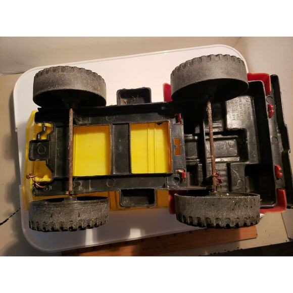 Vintage Gay Toys 12" plastic Dump Truck 620 brown/yellow Goodyear Tracker - Picture 7 of 8